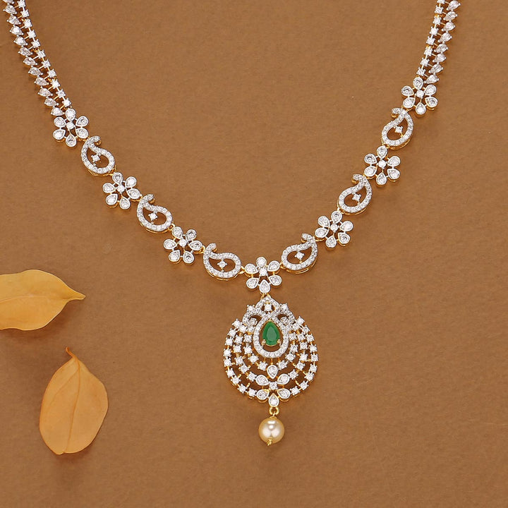 Yunisha Avikam Short Necklace Set