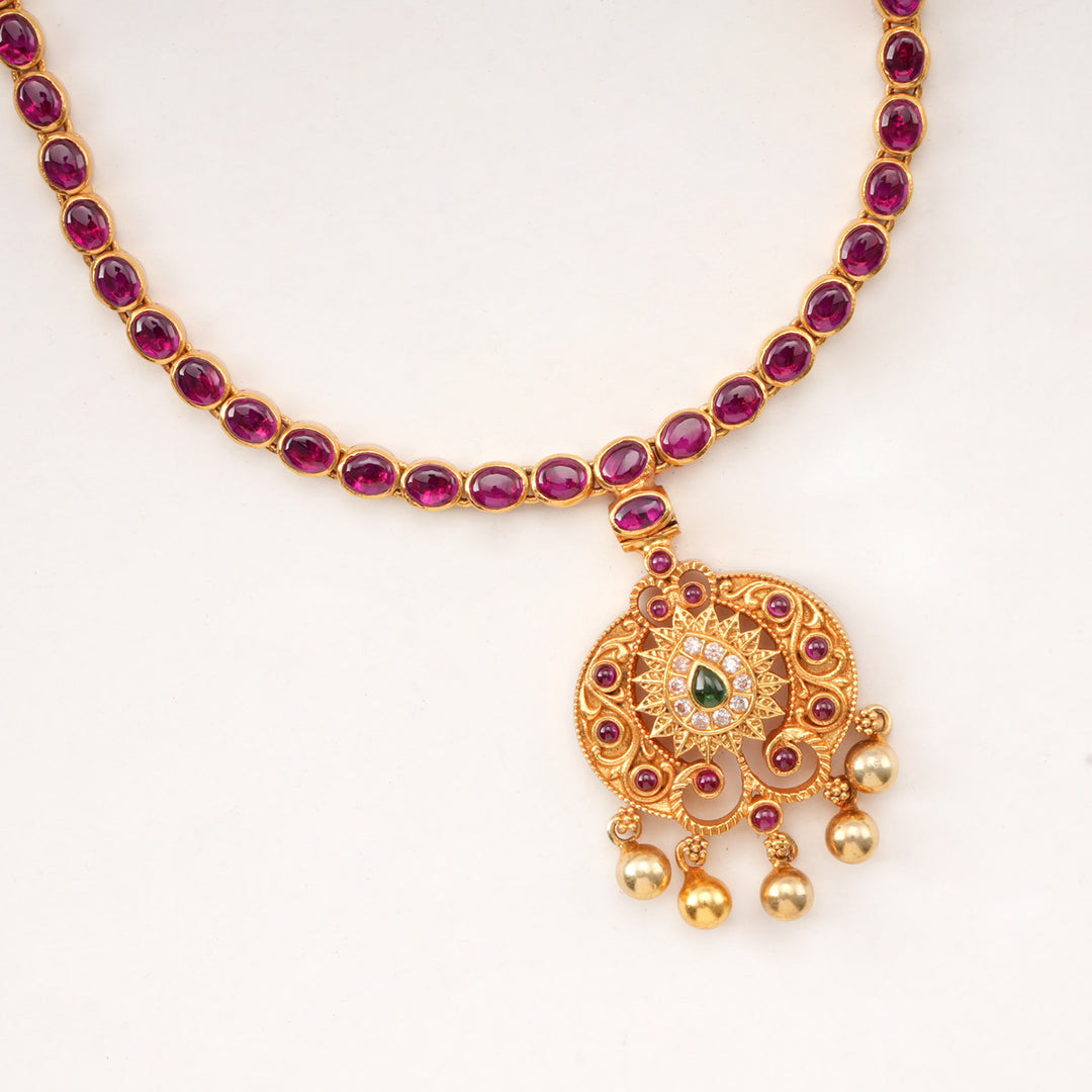 Krishtikha Short Necklace