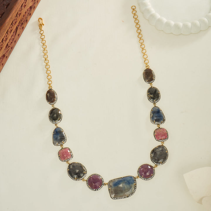 Stylish Short Necklace