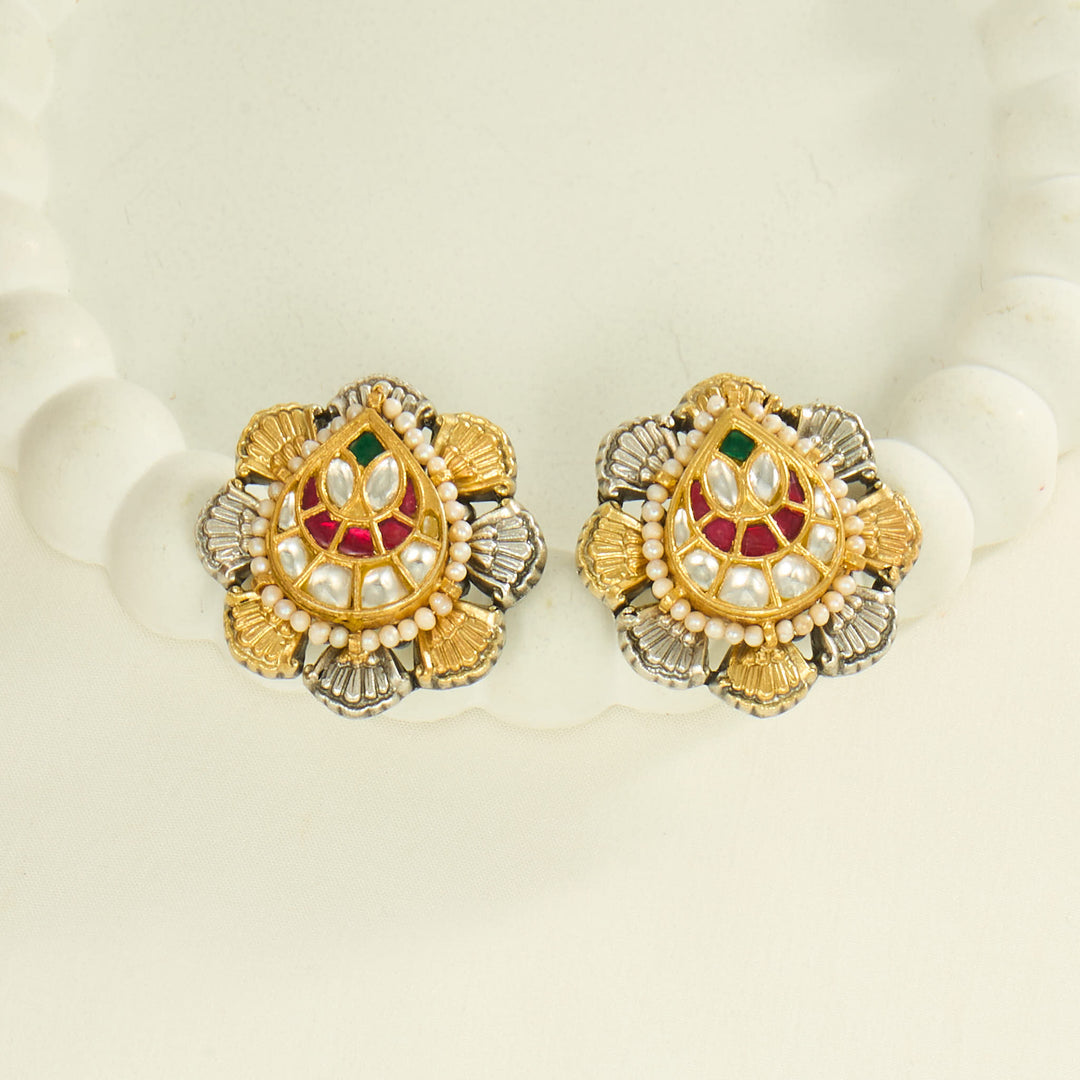 Dhavikha Short Necklace Set