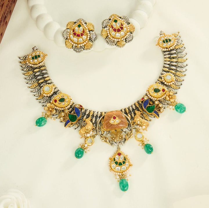 Dhavikha Short Necklace Set