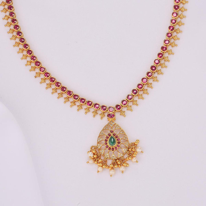 Jashvika Short Necklace