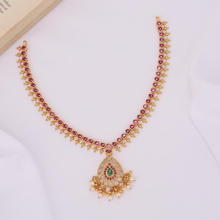 Jashvika Short Necklace