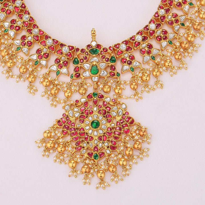 Vikshika Kundan Short Necklace