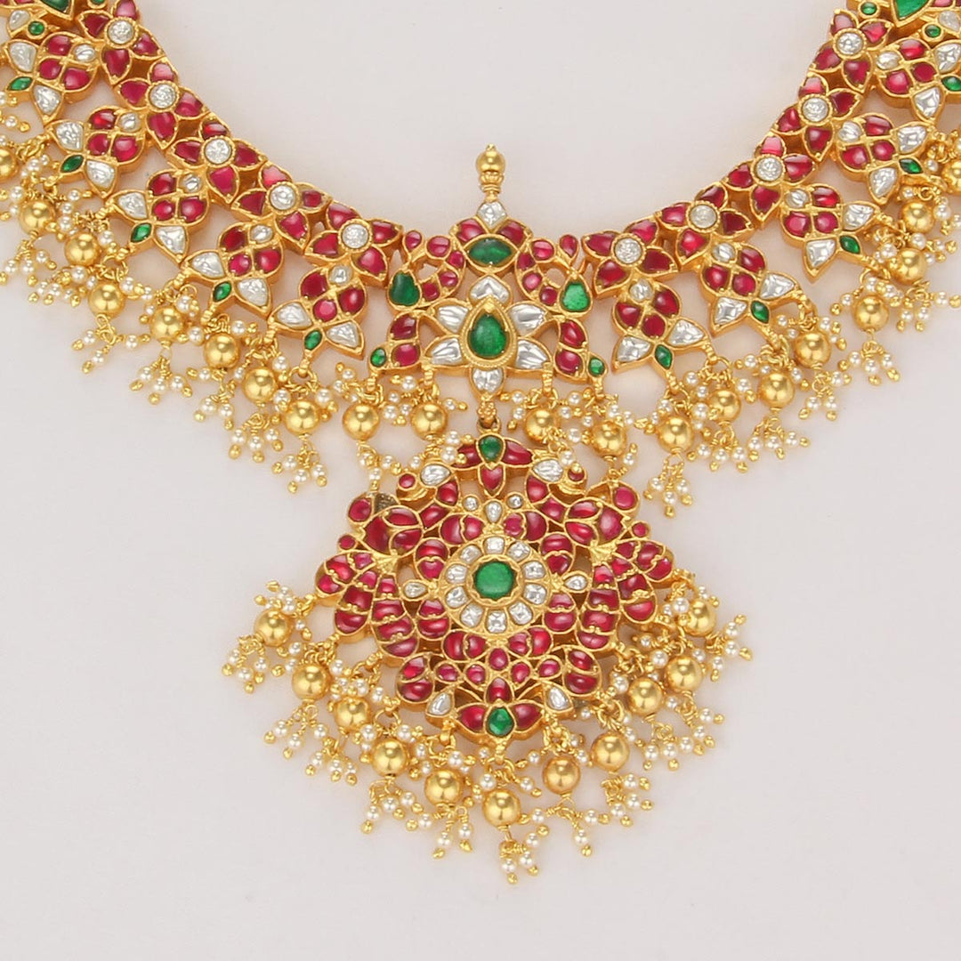 Vikshika Kundan Short Necklace