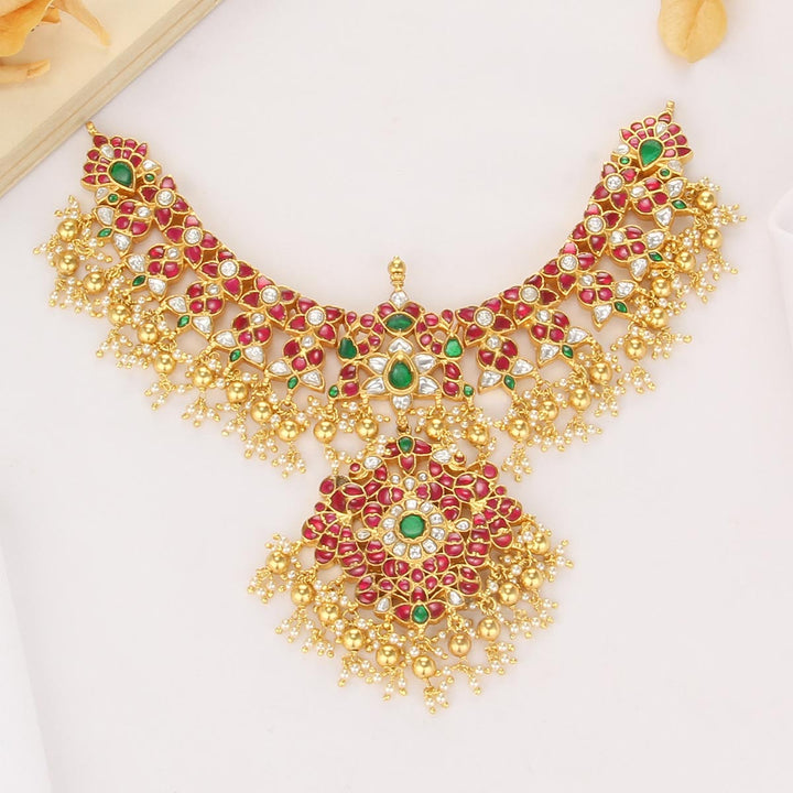 Vikshika Kundan Short Necklace