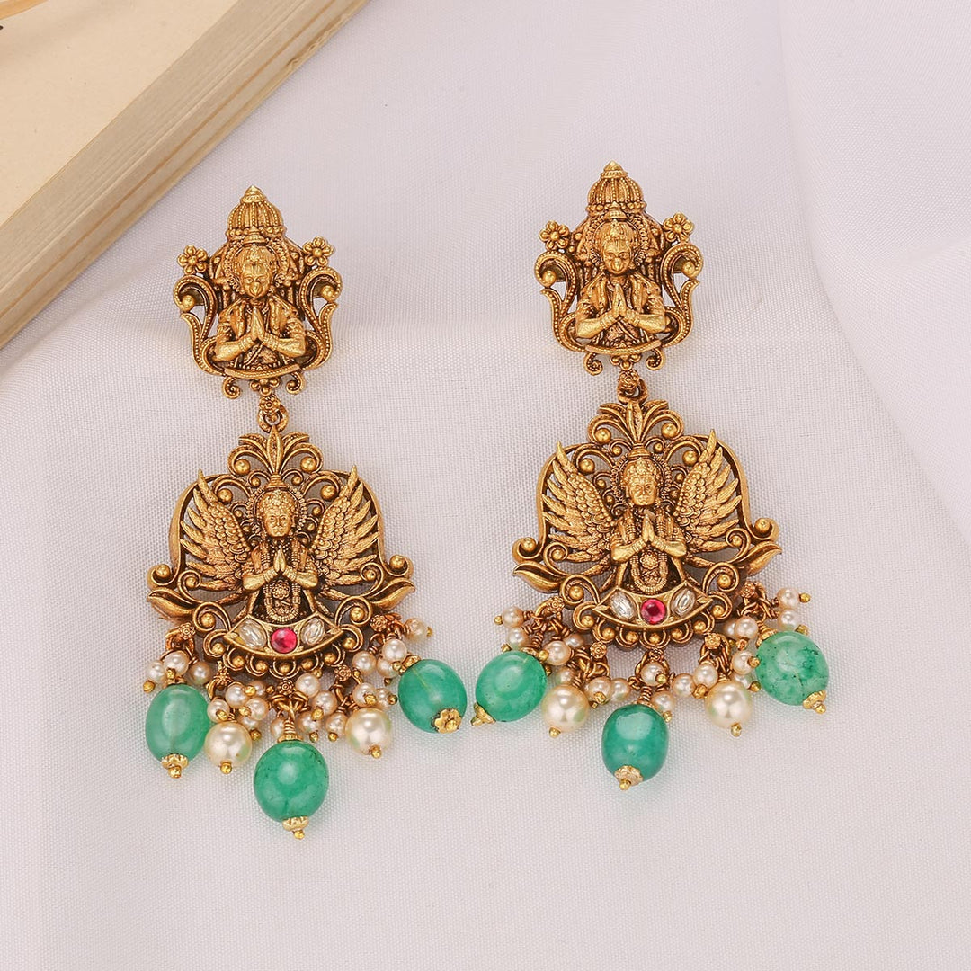 Pravshika Short Necklace Set