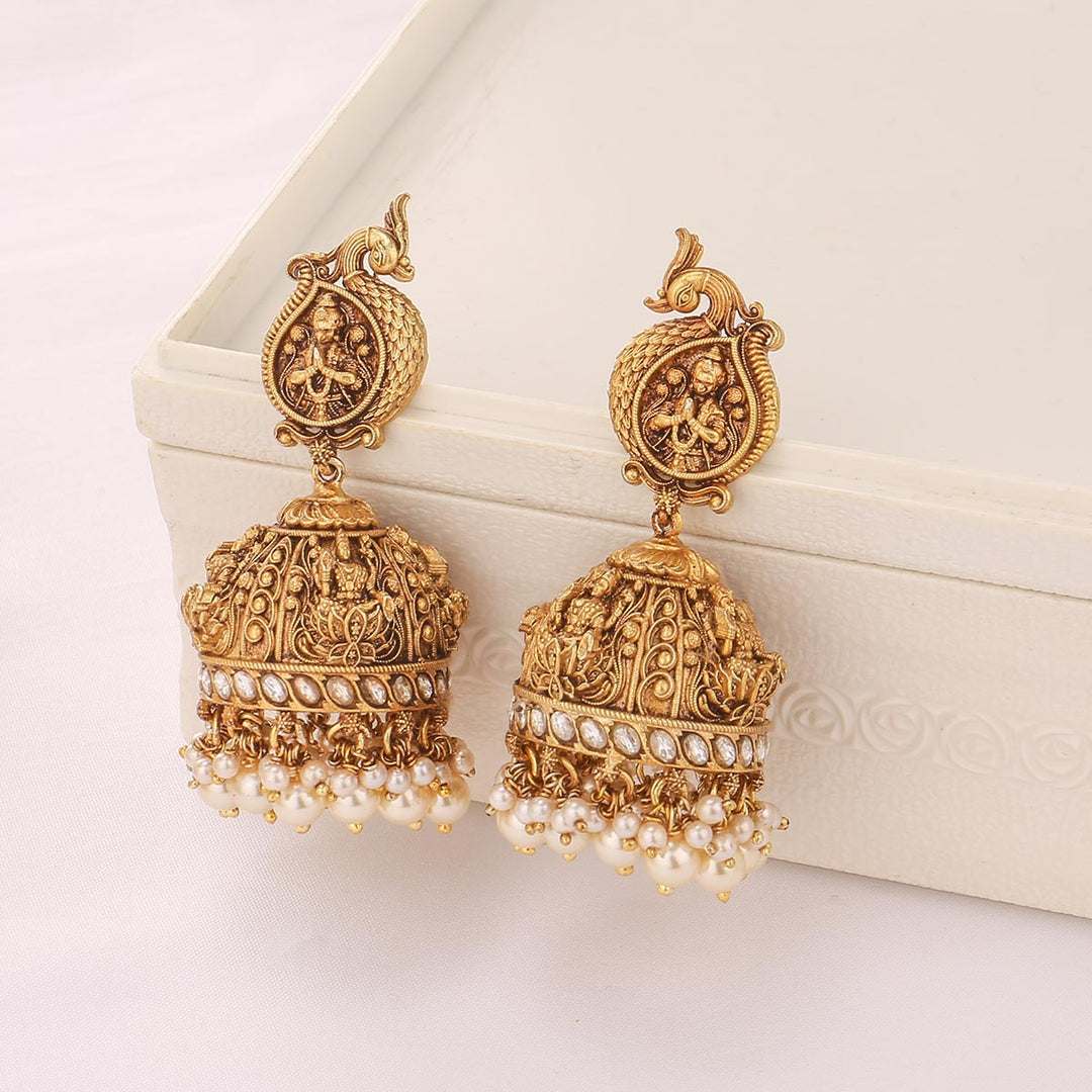 Anushika Short Necklace Set