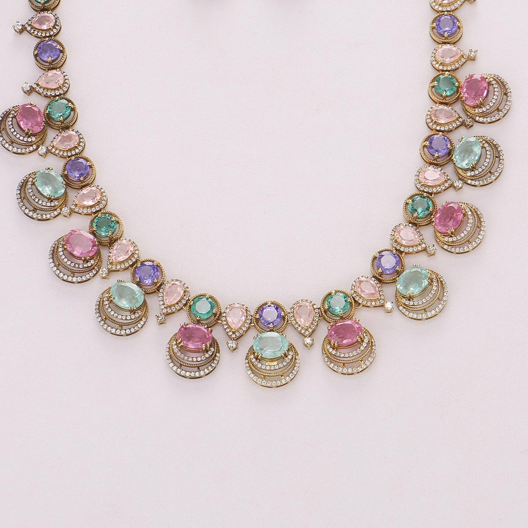 Chic & Trendy Short Necklace Set