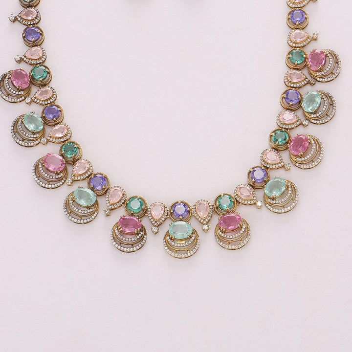 Chic & Trendy Short Necklace Set