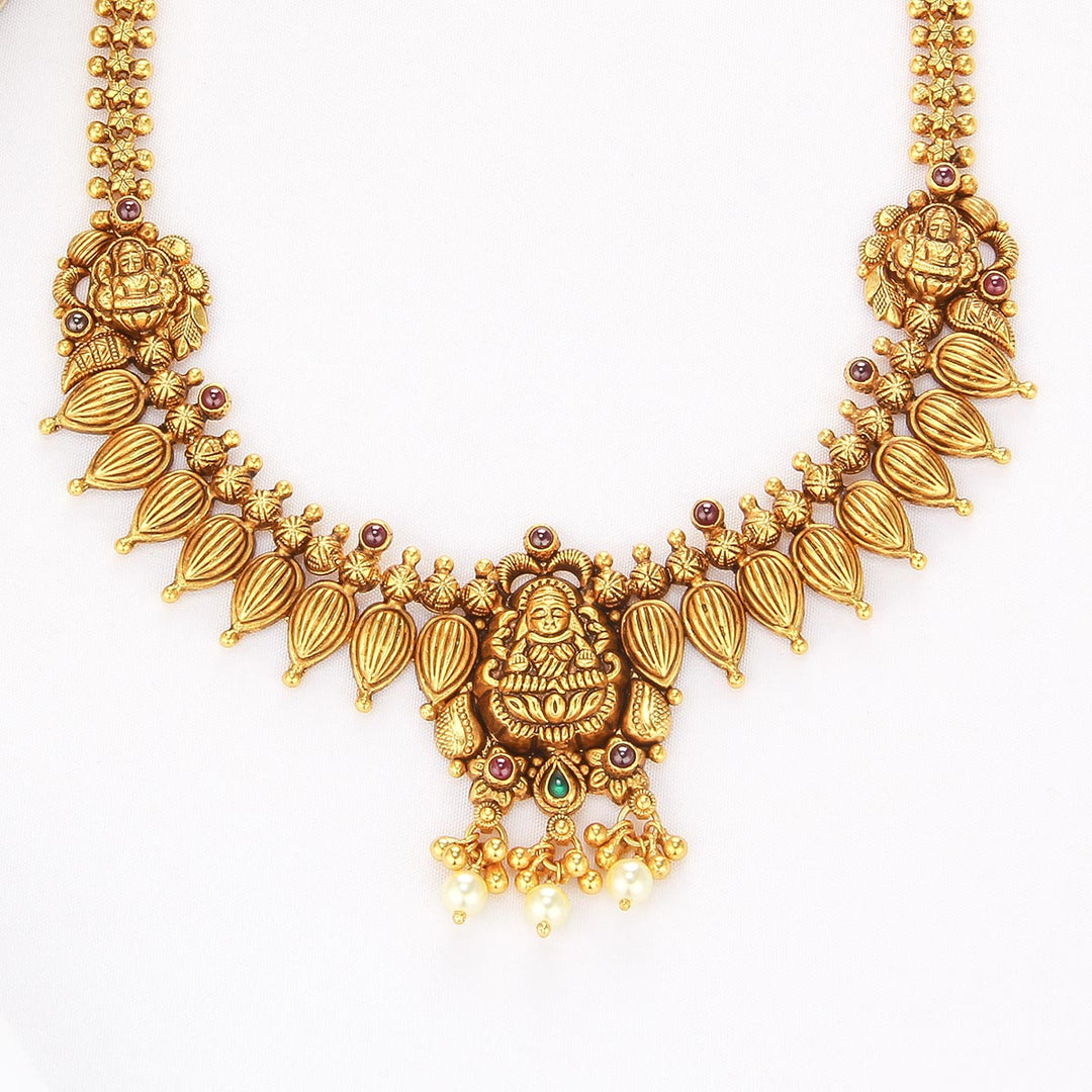 Shara Nagas Short Necklace Set