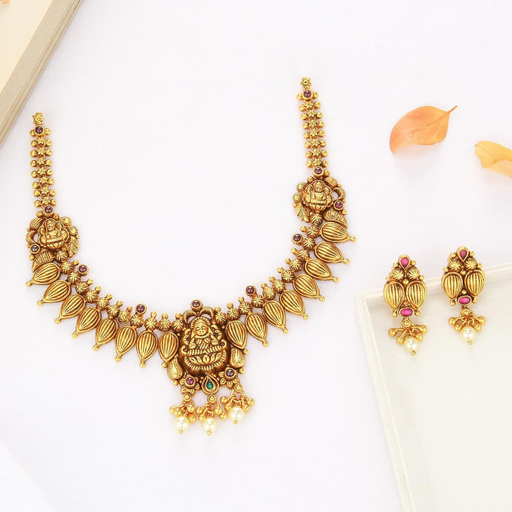 Shara Nagas Short Necklace Set