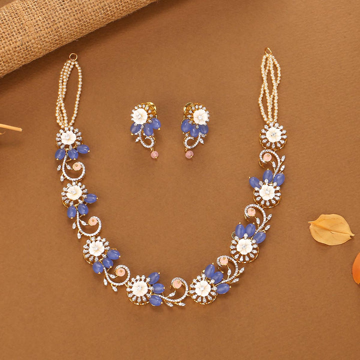 Chic & Fabulous Avikam Short Necklace Set