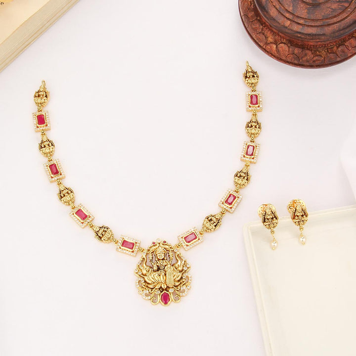 Dazzling Nagas Short Necklace Set