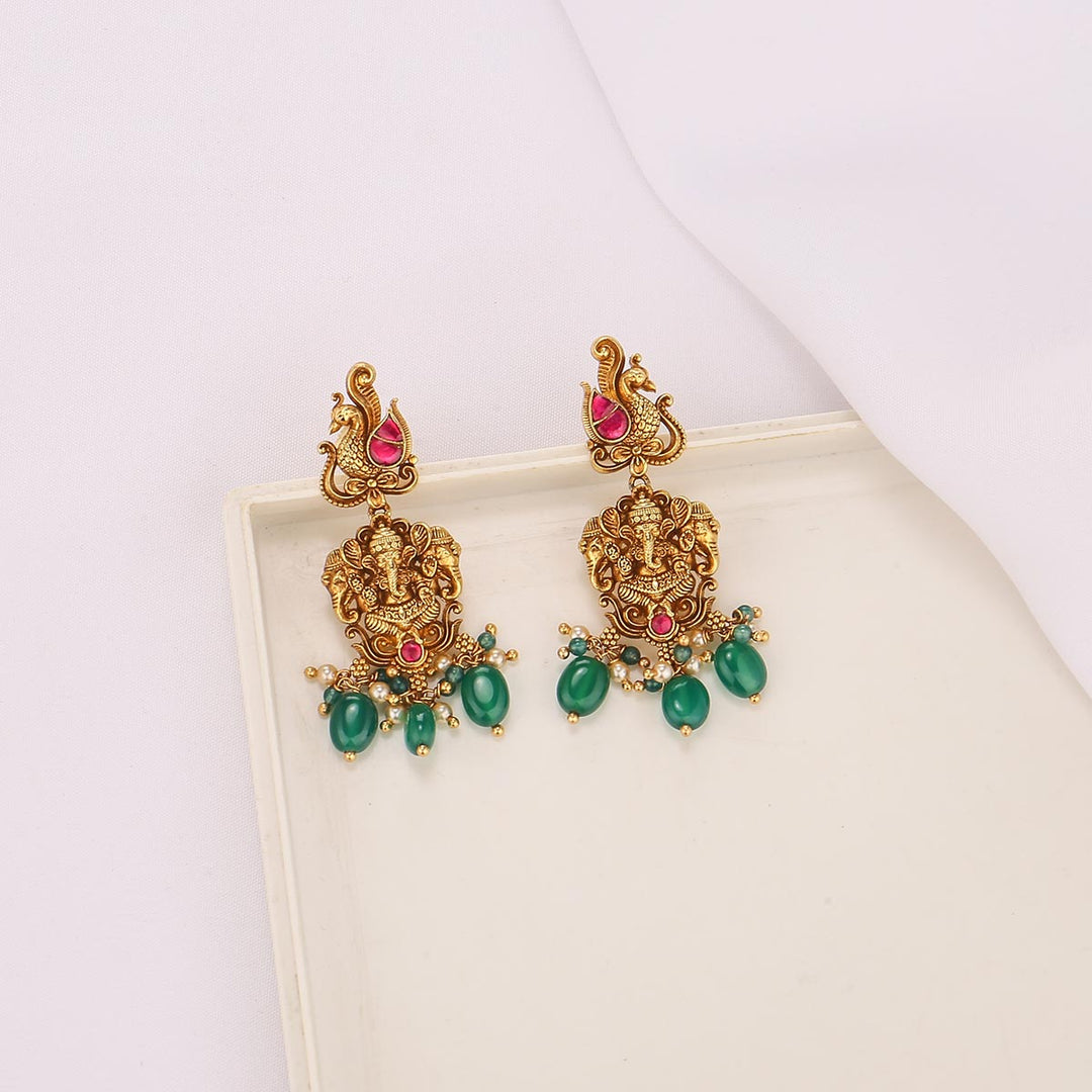 Shrika Short Necklace Set