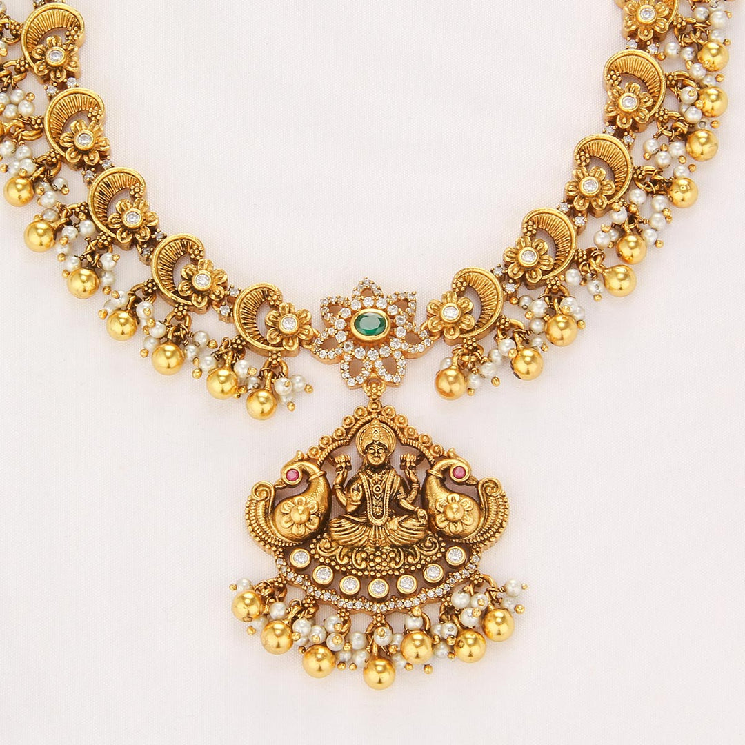 Jashvitha Nagas Short Necklace