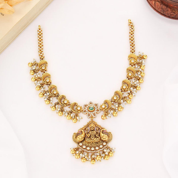 Jashvitha Nagas Short Necklace