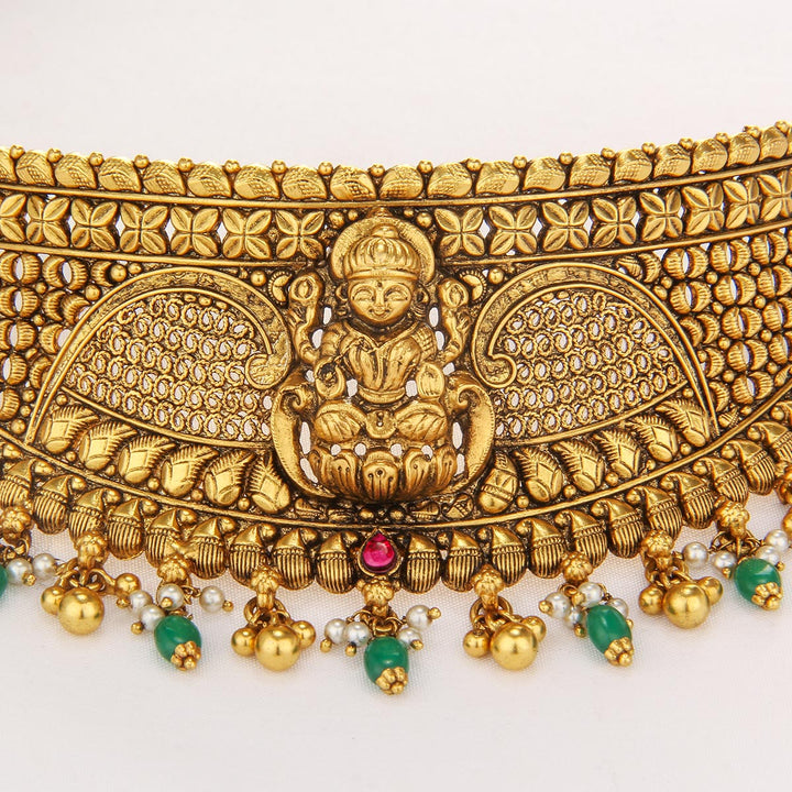 Paarvika Nagas Choker