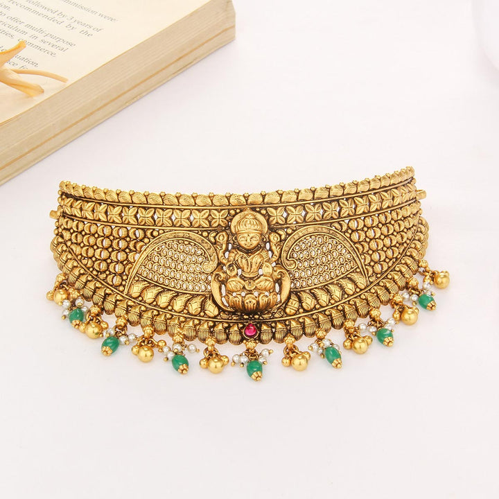 Paarvika Nagas Choker