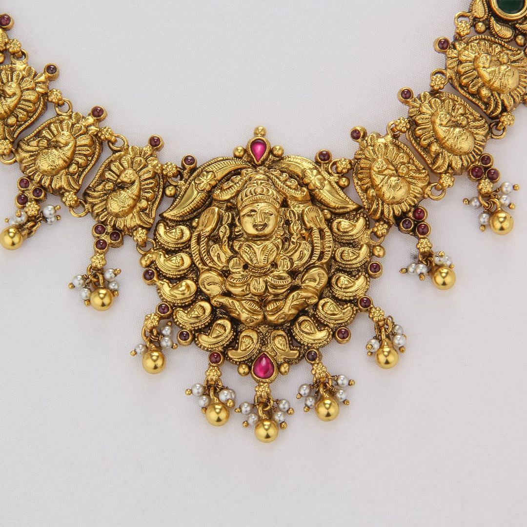 Diptikha Nagas Short Necklace