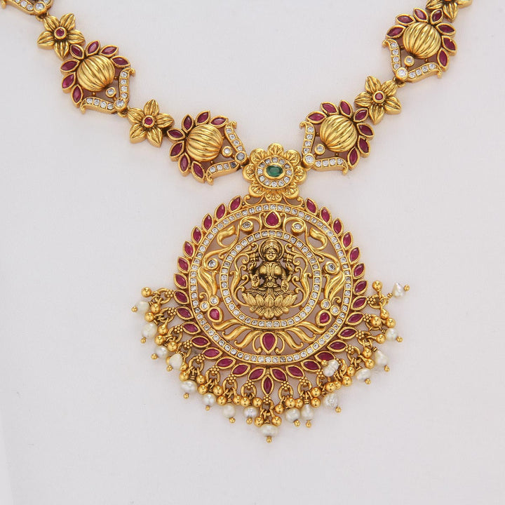 Gorgeous Nagas Short Necklace
