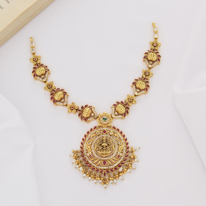 Gorgeous Nagas Short Necklace
