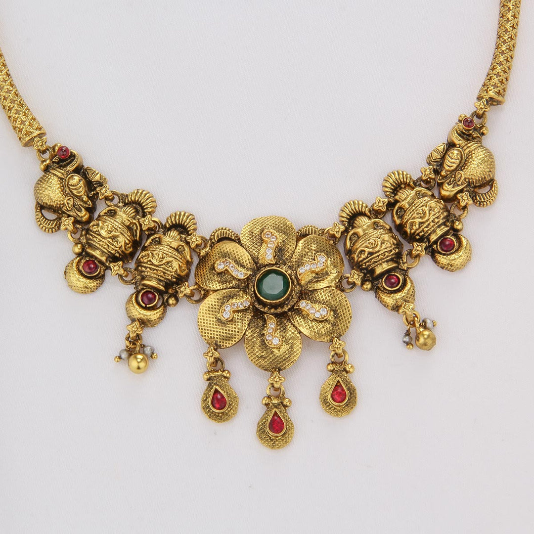 Nithisha Nagas Short Necklace