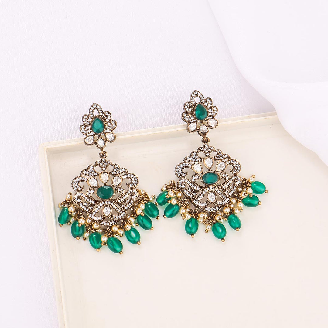 Advika Victorian Short Necklace Set