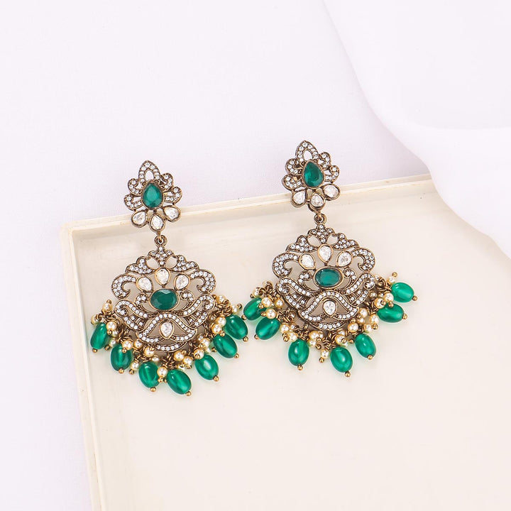 Advika Victorian Short Necklace Set