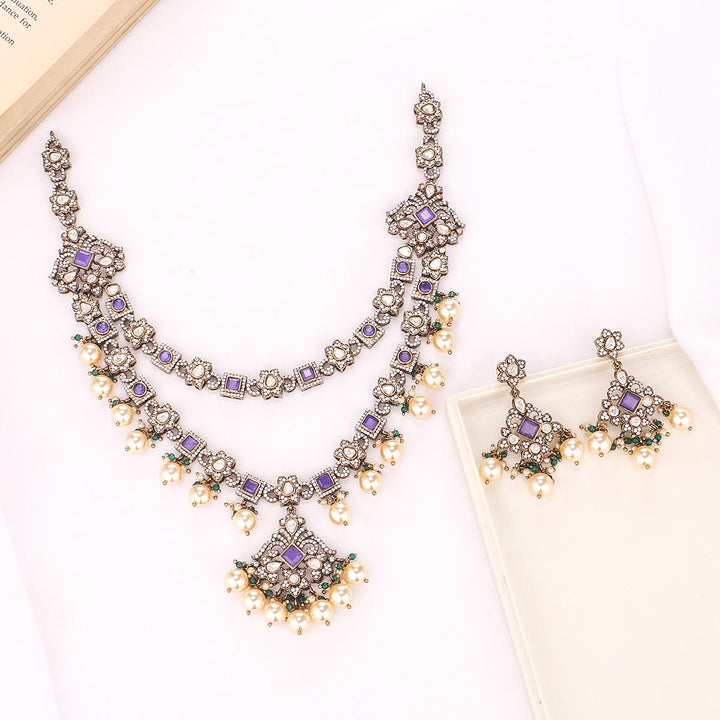 Vamika Victorian Short Necklace Set