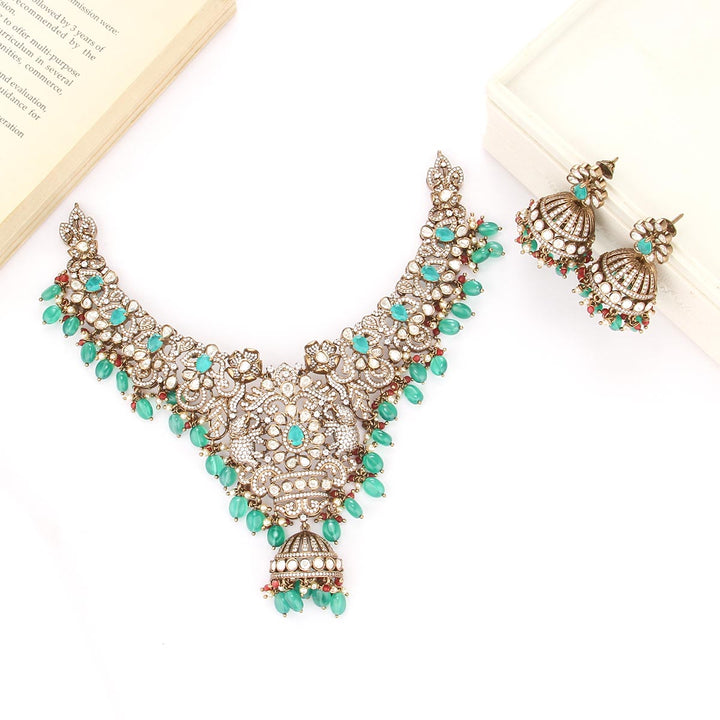 Madhika Victorian Short Necklace Set