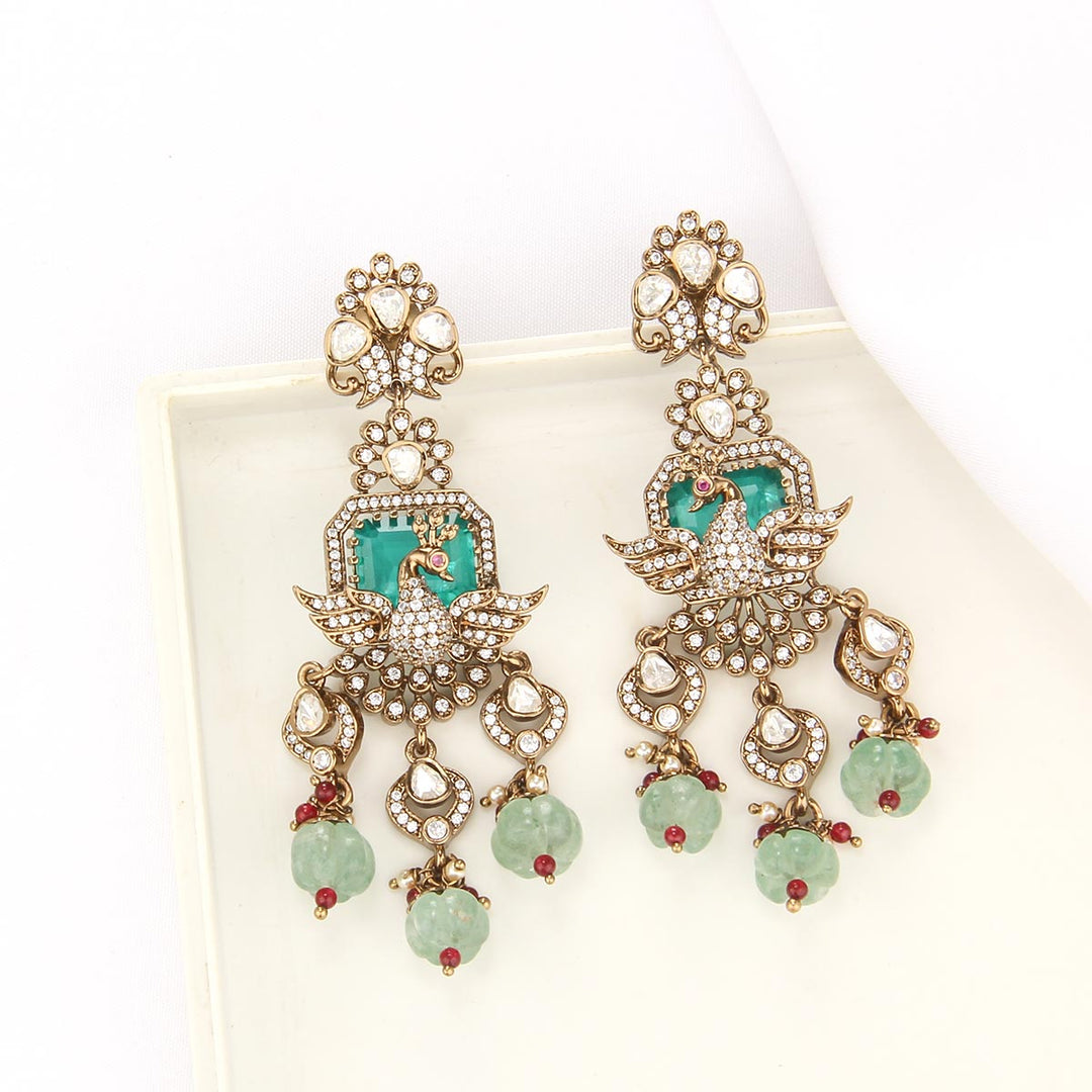 Shreka Victorian Short Necklace Set