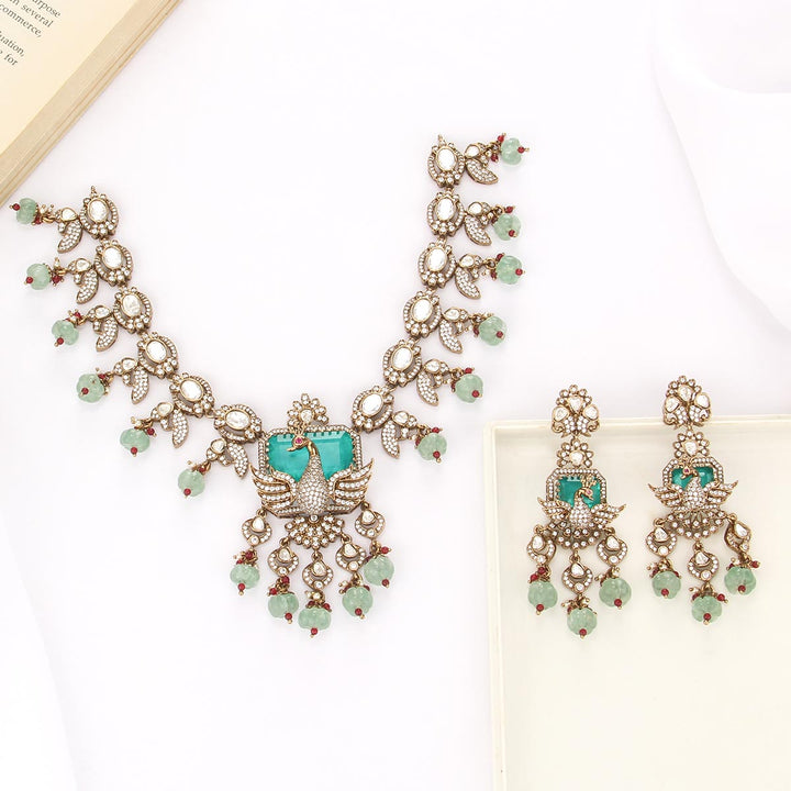 Shreka Victorian Short Necklace Set