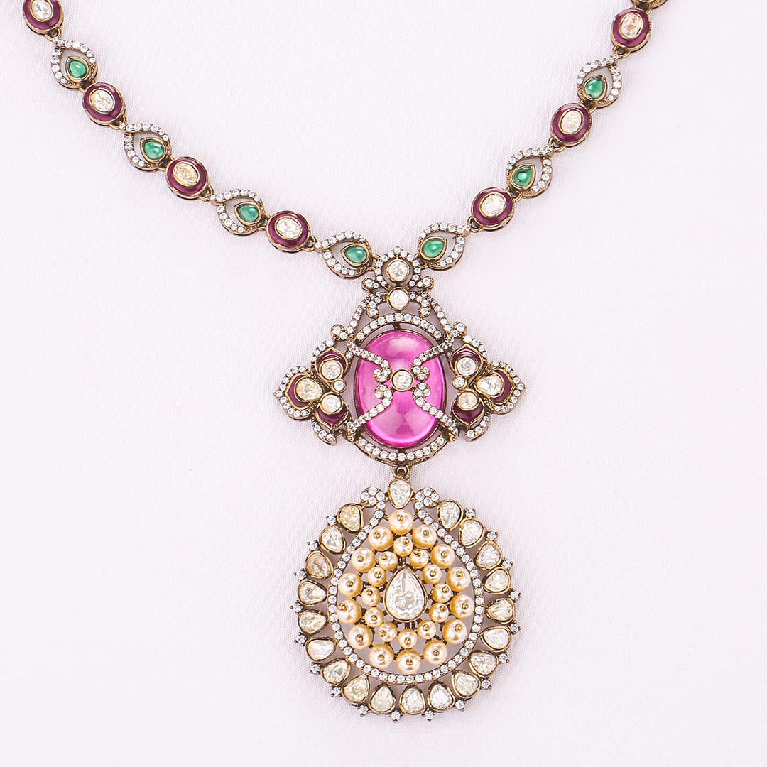 Pinkish Victorian Short Necklace Set