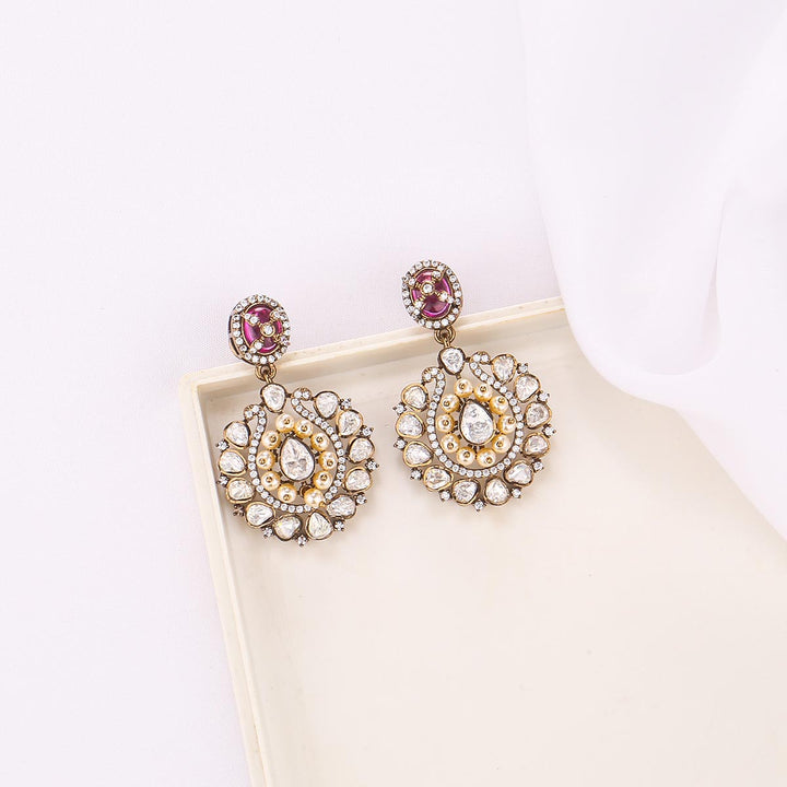 Pinkish Victorian Short Necklace Set