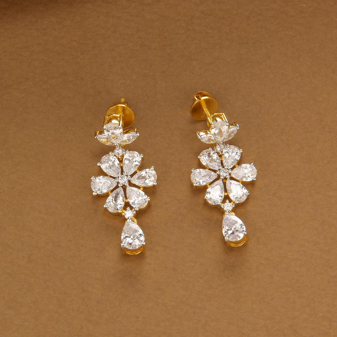 Classy Spark Avikam Short Necklace Set