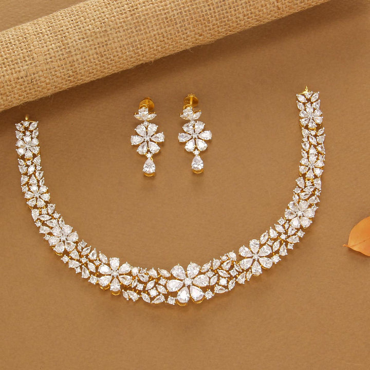 Classy Spark Avikam Short Necklace Set