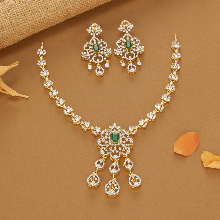 Vinisha Avikam Short Necklace Set
