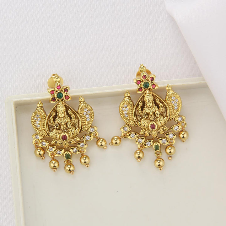 Admirable Nagas Choker Set