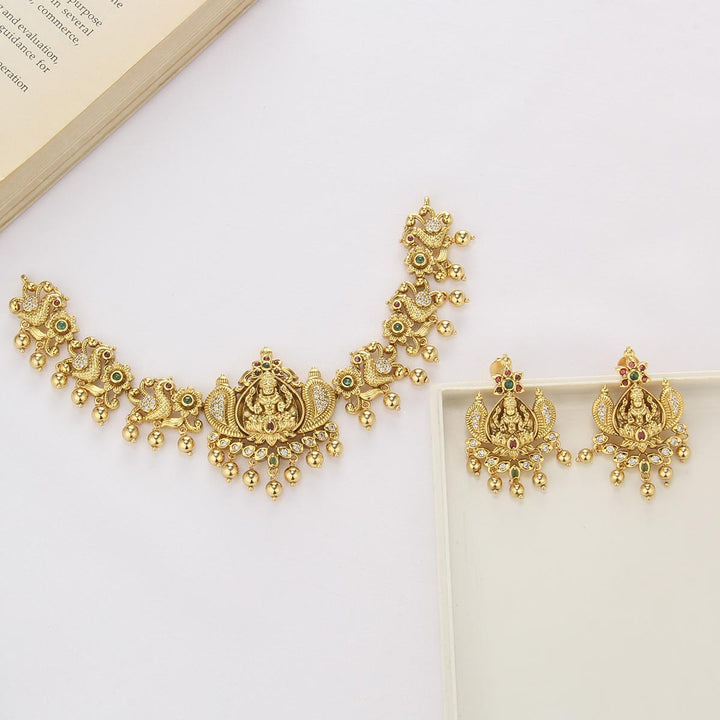 Admirable Nagas Choker Set