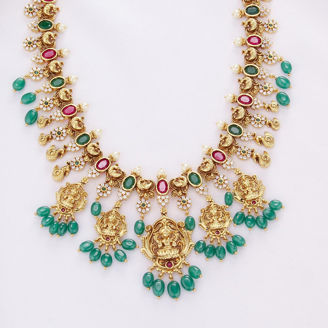 Admirable Nagas Short Necklace Set