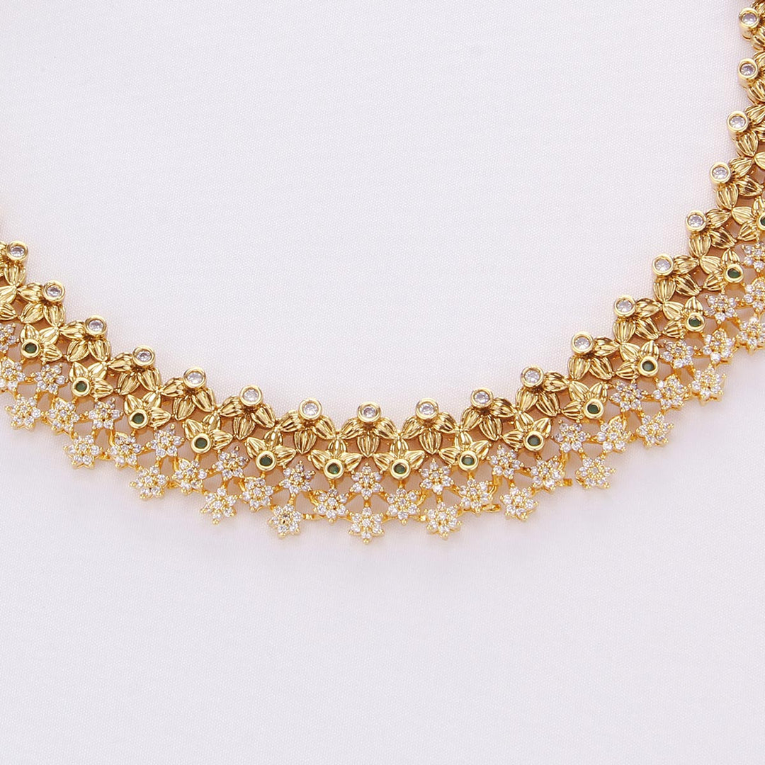 Pretty Look Short Necklace Set