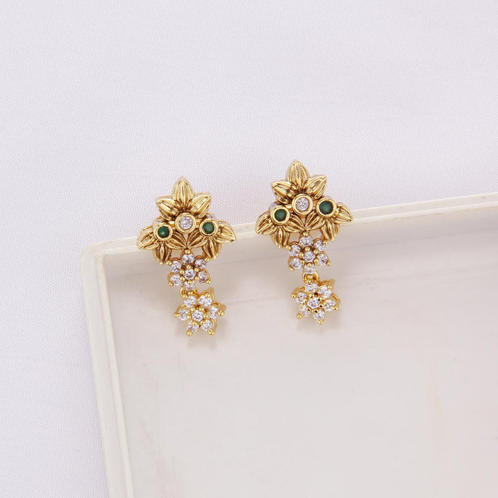 Pretty Look Short Necklace Set