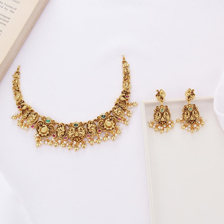 Gorgeous Nagas Short Necklace Set