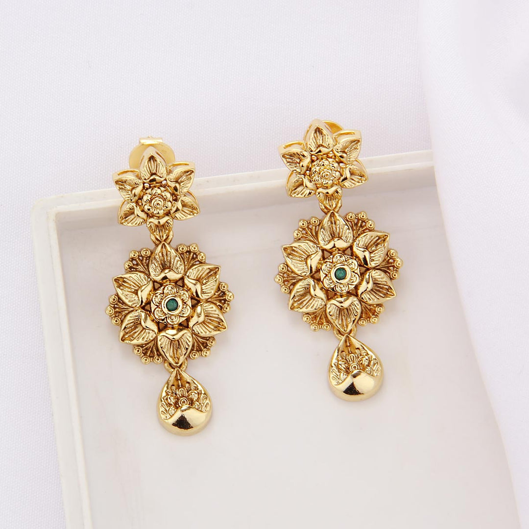 Layer Charm Short Necklace Set