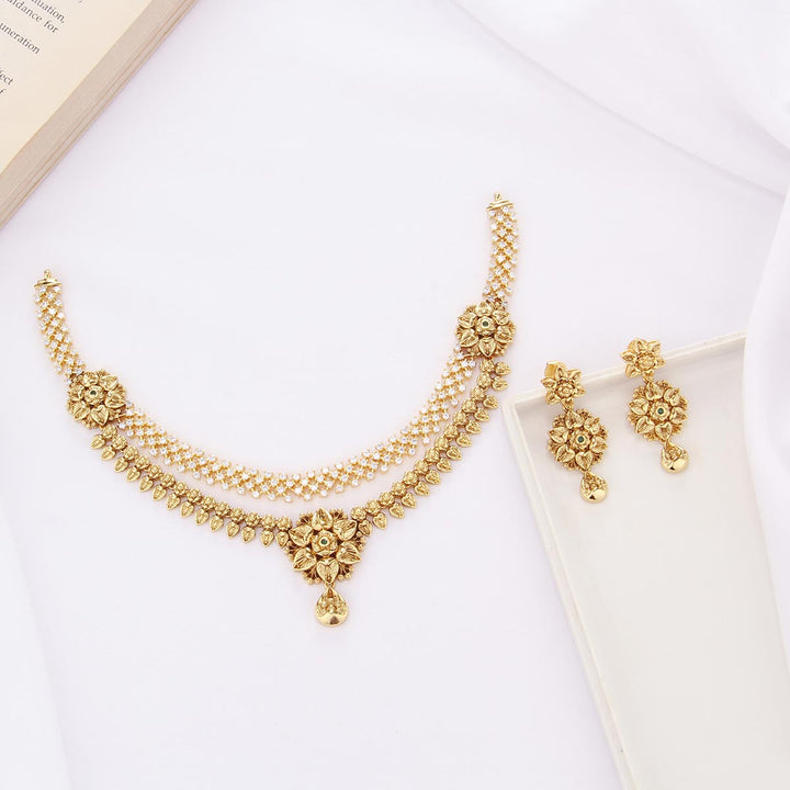 Layer Charm Short Necklace Set
