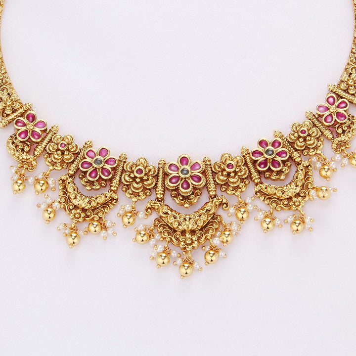 Stunning Short Necklace Set