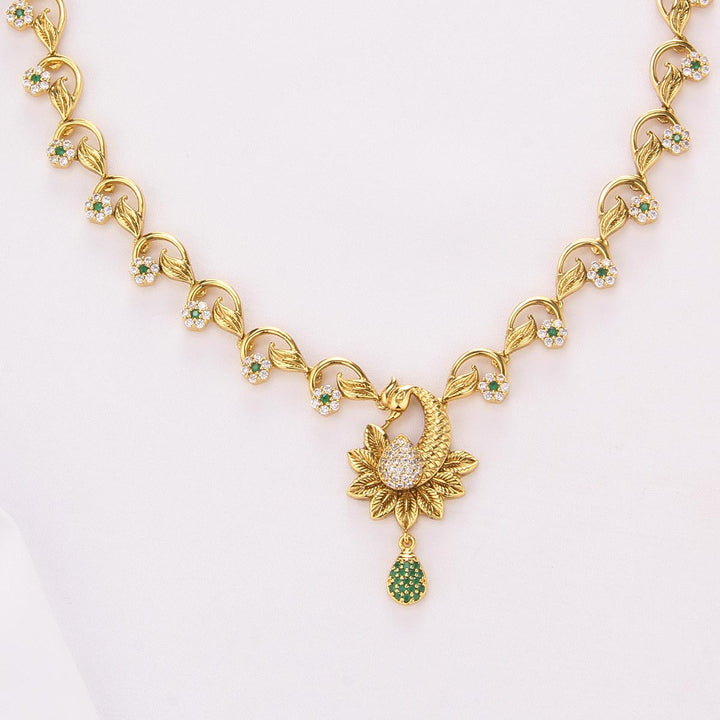 Fabulous Short Necklace Set