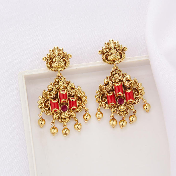 Unisha Nagas Short Necklace Set