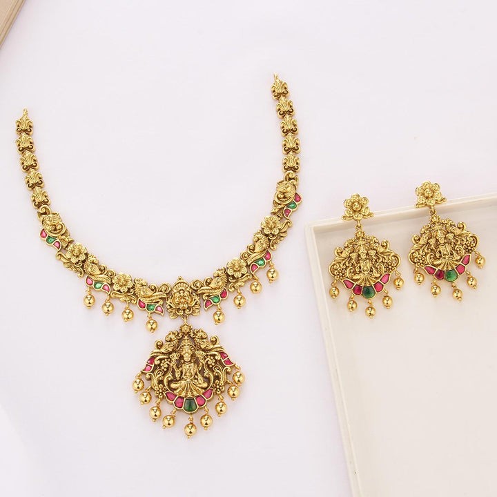 Urvika Nagas Short Necklace Set
